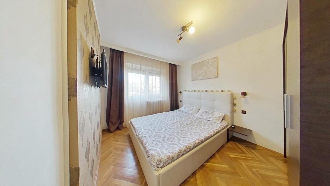 Apartament cu 4 camere de închiriat în Arad – fotografia 1 din 16