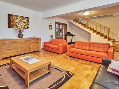 Casă cu 6 camere de închiriat în Bucureștii Noi, București – fotografia 2 din 30