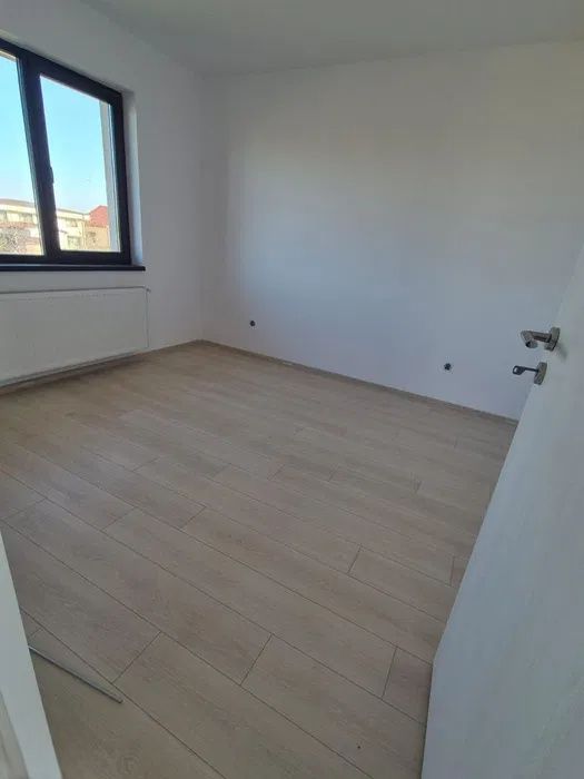 Casă cu 5 camere de vânzare în Otopeni – fotografia 21 din 22