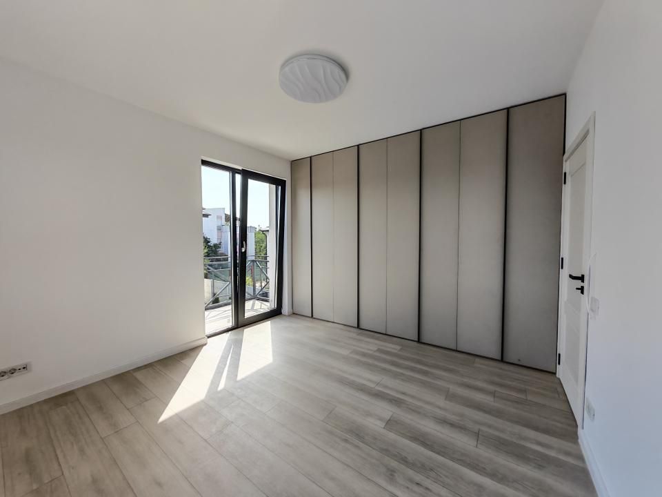 Casă cu 4 camere de vânzare în Est, Tunari – fotografia 16 din 27