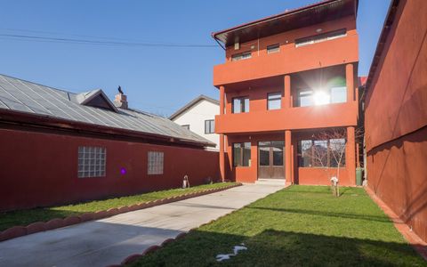 Casă cu 8 camere de vânzare în Est, Voluntari
