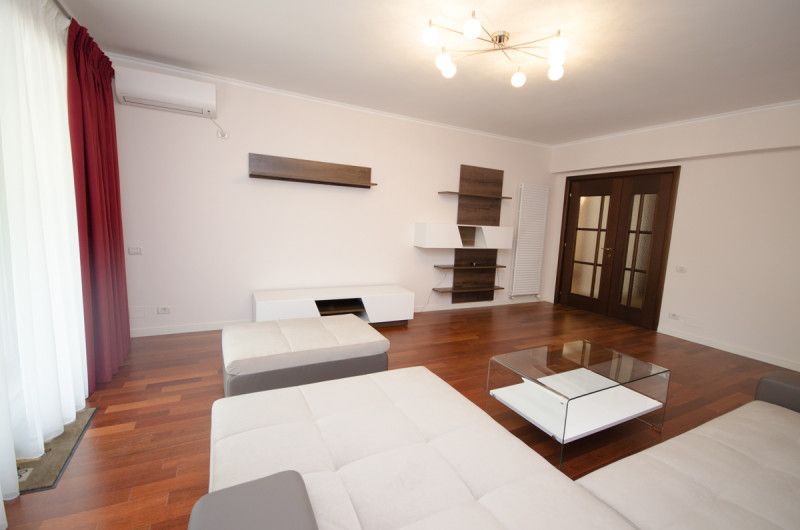 Apartament cu 3 camere de închiriat în P-ta Victoriei, București – fotografia 1 din 15