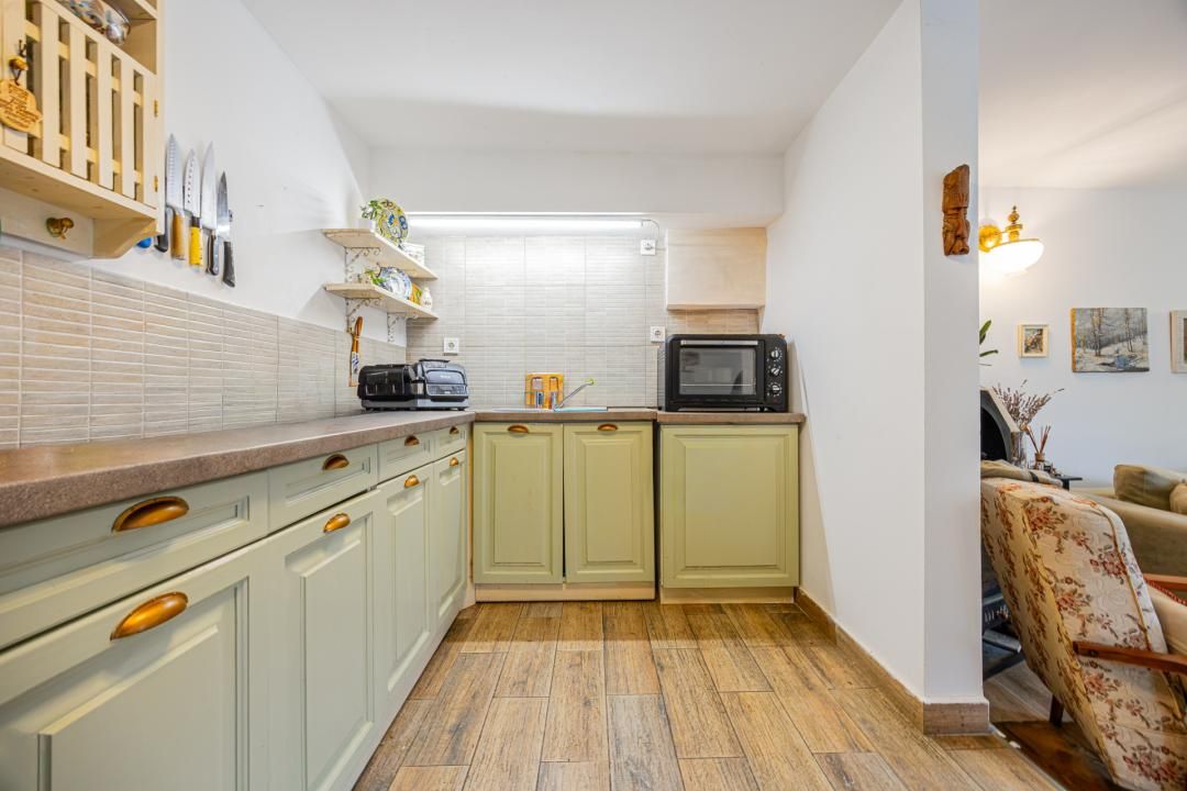 Casă cu 7 camere de vânzare în Central, Bran – fotografia 5 din 38