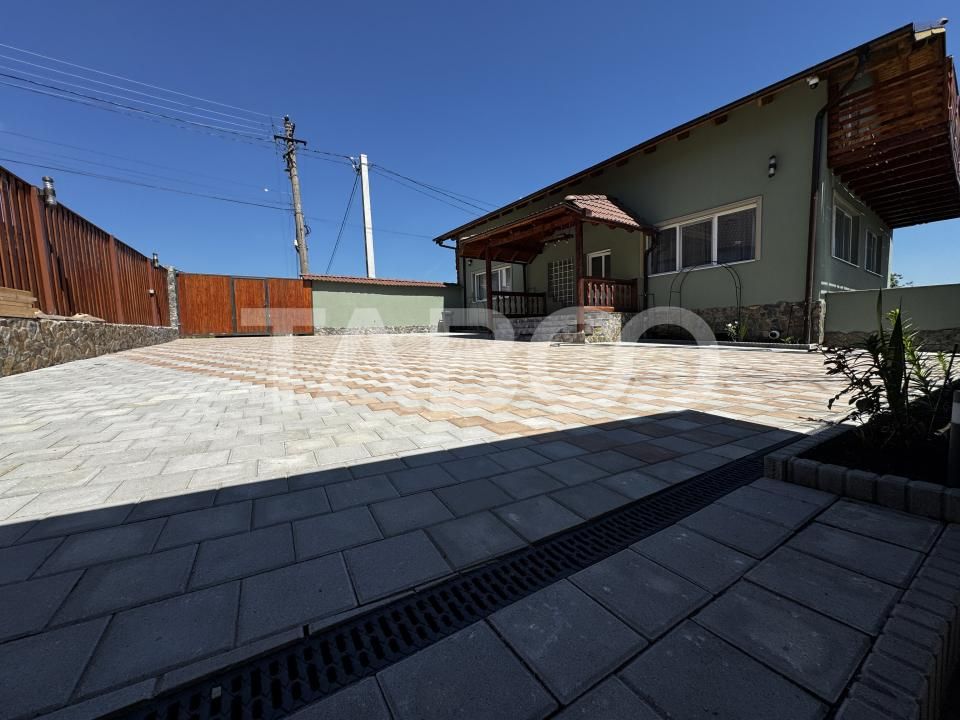 Casă cu 7 camere de vânzare în Rășinari – fotografia 19 din 32
