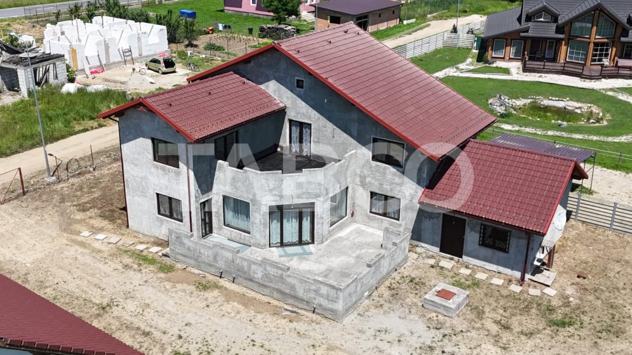 Casă cu 5 camere de vânzare în Sercaia – fotografia 2 din 18