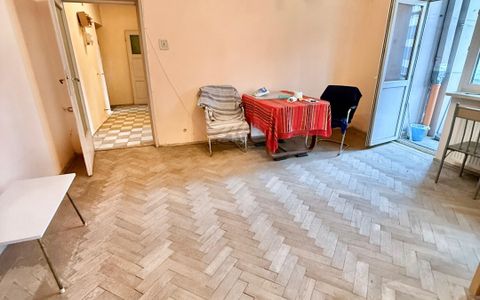 Apartament cu 3 camere de vânzare în Lujerului, București