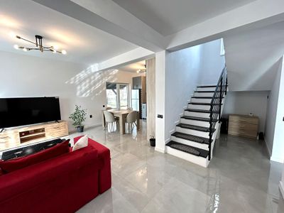 Casă cu 5 camere de vânzare în Bucium, Iași – fotografia 2 din 17