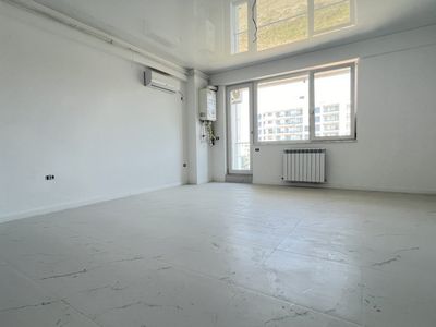 Apartament cu 2 camere de vânzare în Mamaia – fotografia 2 din 13