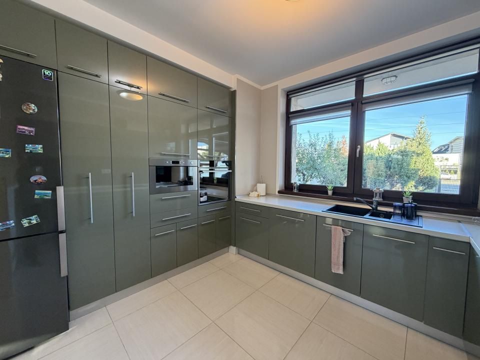 Casă cu 6 camere de vânzare în Calea Cisnadiei - Arhitectilor, Sibiu – fotografia 6 din 20