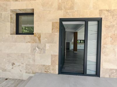 Casă cu 6 camere de vânzare în Tunari – fotografia 3 din 28