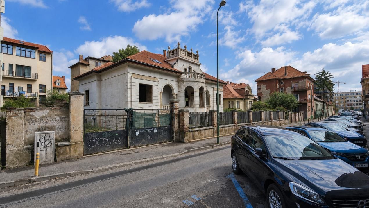 Casă cu 9 camere de vânzare în Centrul Istoric, Brașov – fotografia 3 din 18