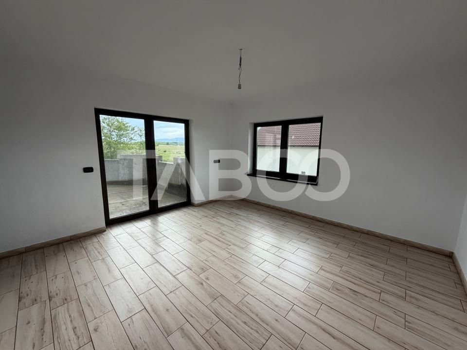 Casă cu 5 camere de vânzare în Sercaia – fotografia 13 din 18