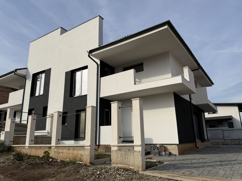Casă cu 4 camere de vânzare în Cetate, Alba Iulia – fotografia 1 din 8