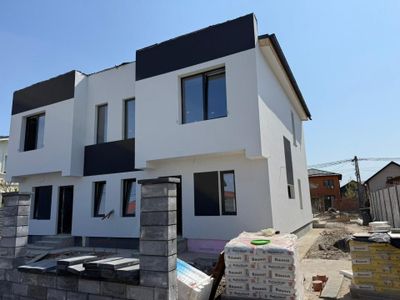 Casă cu 3 camere de vânzare în Berceni – fotografia 2 din 6