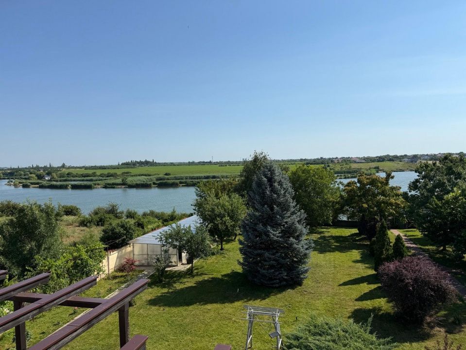 Casă cu 13 camere de vânzare în Exterior Est, Crevedia – fotografia 7 din 54