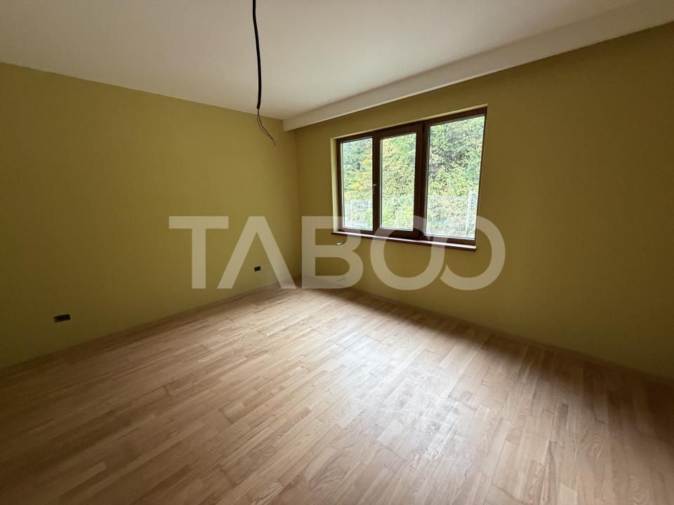 Casă cu 7 camere de vânzare în Berivoi – fotografia 8 din 29