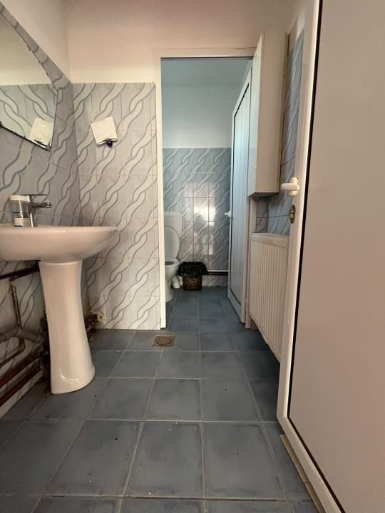 Spațiu de birouri cu 5 camere de închiriat în Exterior Est, Găești – fotografia 8 din 10