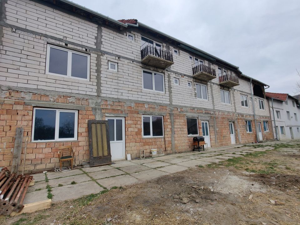 Casă cu 20 camere de vânzare în Slimnic – fotografia 10 din 11