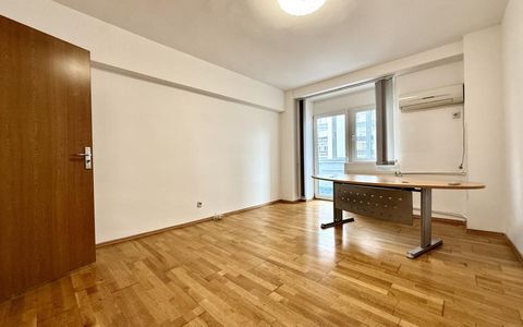 Apartament cu 3 camere de închiriat în Decebal, București
