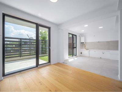 Casă cu 5 camere de vânzare în Pipera, București – fotografia 2 din 26