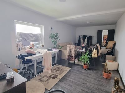 Spațiu comercial cu 3 camere de vânzare în Central, Tamadau Mare – fotografia 5 din 24
