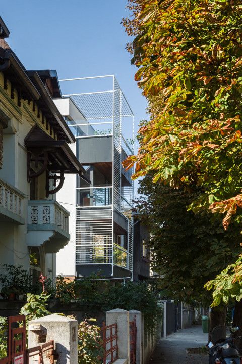 Casă cu 18 camere de vânzare în Cotroceni, București – fotografia 1 din 15