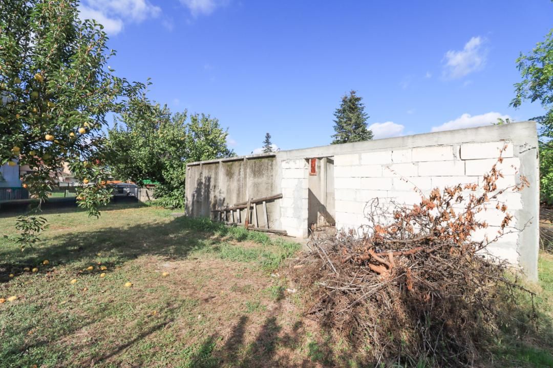 Spațiu comercial cu 3 camere de vânzare în Central, Tamadau Mare – fotografia 13 din 24