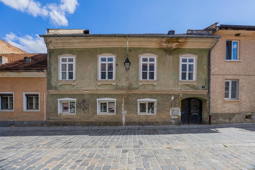 Casă cu 10 camere de vânzare în Ultracentral, Brașov – fotografia 2 din 30