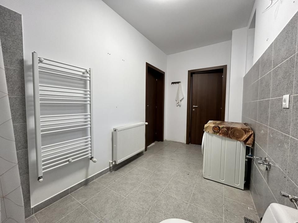 Casă cu 5 camere de vânzare în Central, Dobroești – fotografia 8 din 15
