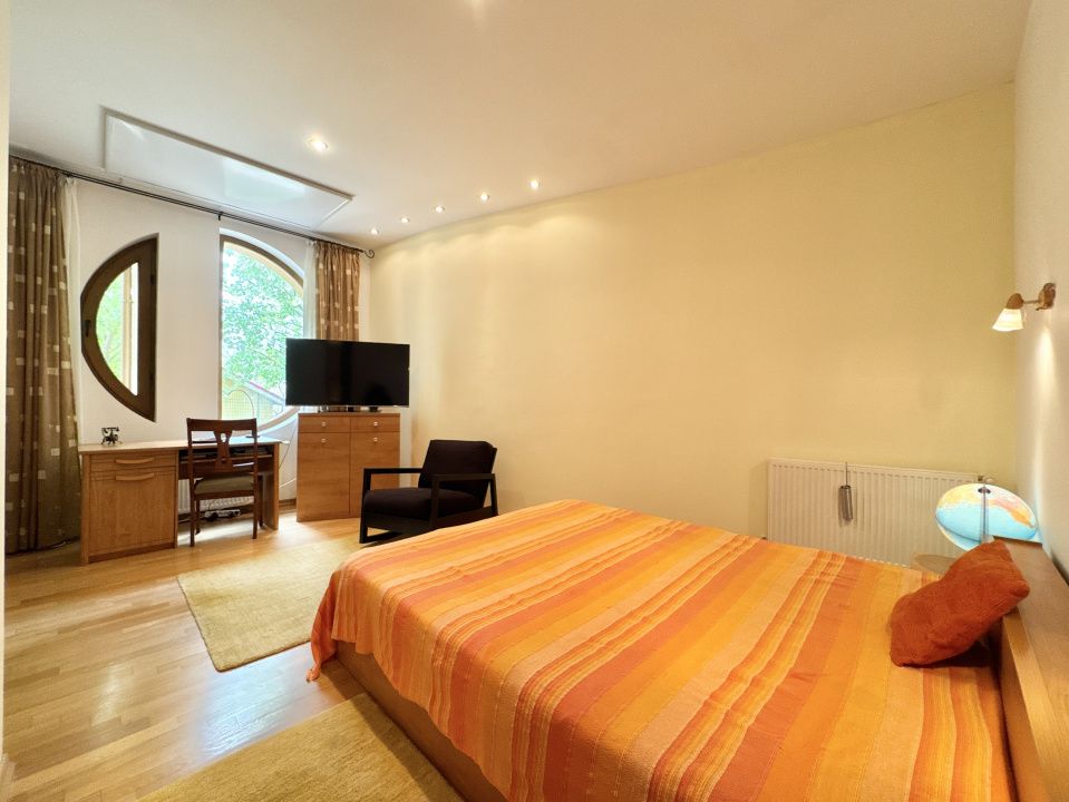 Casă cu 10 camere de vânzare în Central, Frumusani – fotografia 20 din 40