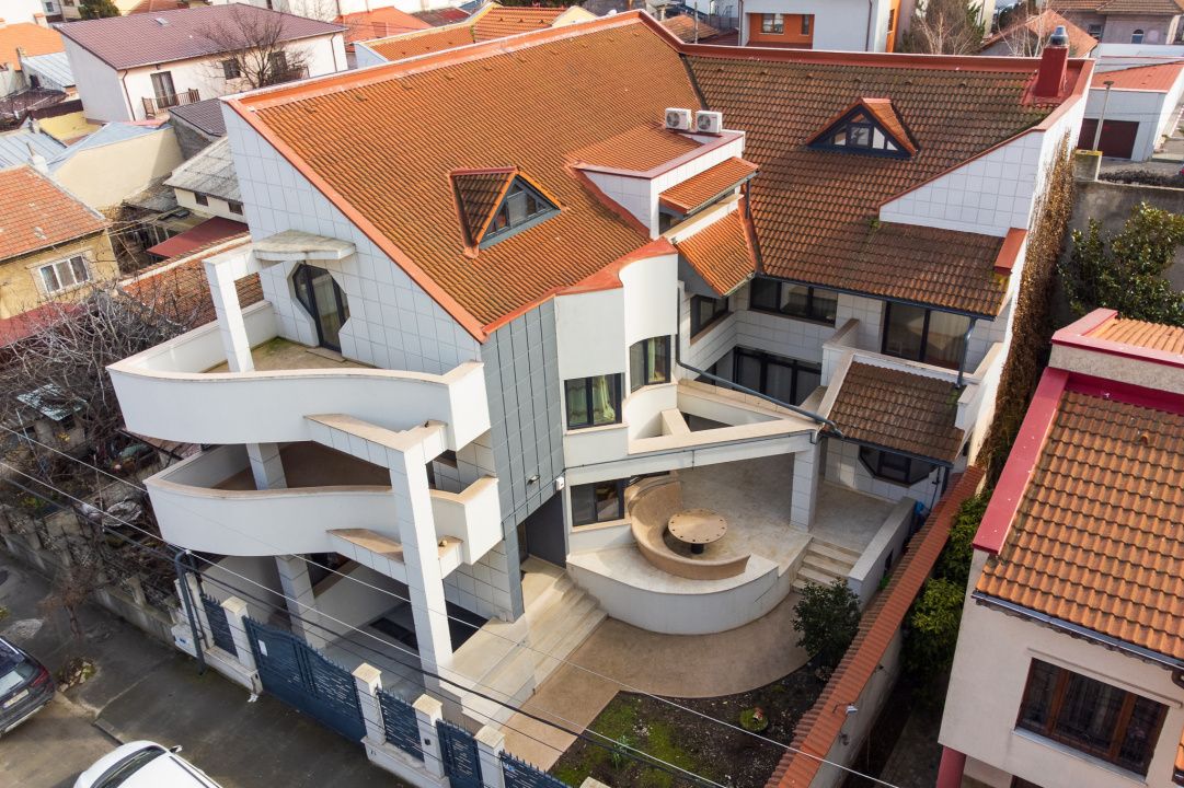 Casă cu 11 camere de vânzare în Faleza Nord, Constanța – fotografia 29 din 31