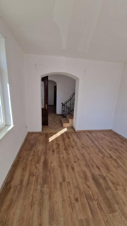 Casă cu 6 camere de închiriat în Calea Calarasilor, București – fotografia 9 din 14