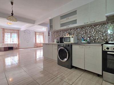 Casă cu 4 camere de vânzare în Lazu – fotografia 4 din 26