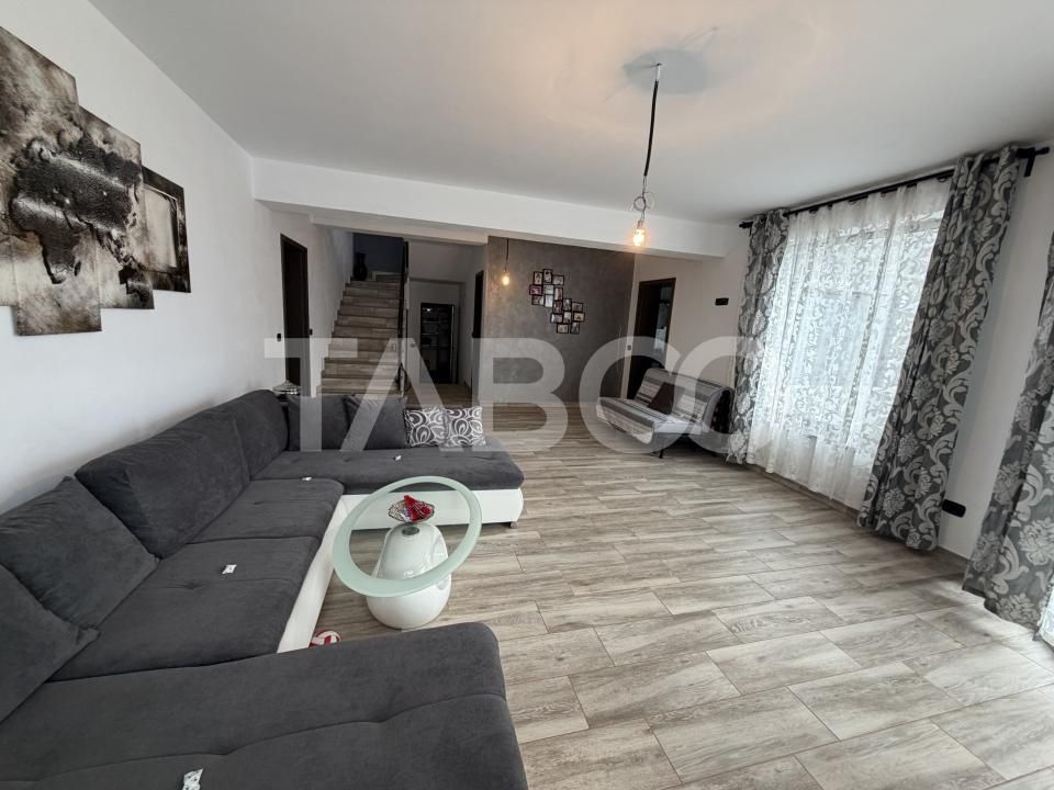 Casă cu 5 camere de vânzare în Sercaia – fotografia 8 din 18