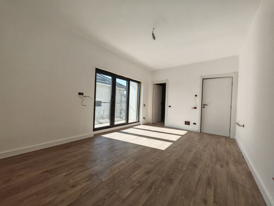 Casă cu 4 camere de vânzare în Est, Tunari – fotografia 8 din 27