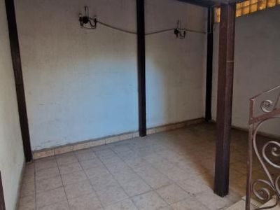Casă cu 6 camere de închiriat în Calea Calarasilor, București – fotografia 2 din 14