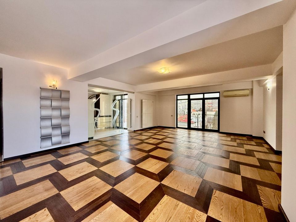 Apartament cu 4 camere de vânzare în Aviatorilor, București – fotografia 4 din 30