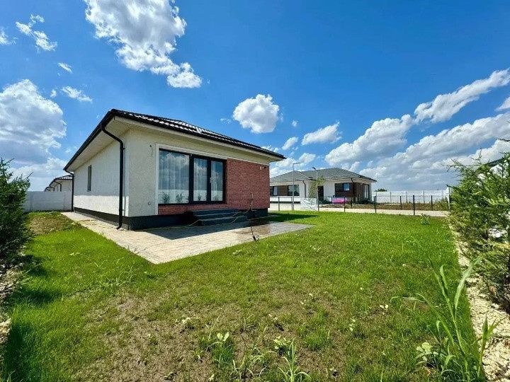 Casă cu 4 camere de vânzare în Tunari – fotografia 5 din 15