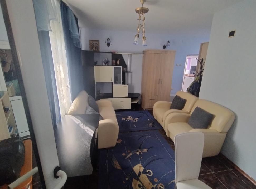 Casă cu 9 camere de vânzare în Ștefănești – fotografia 6 din 13
