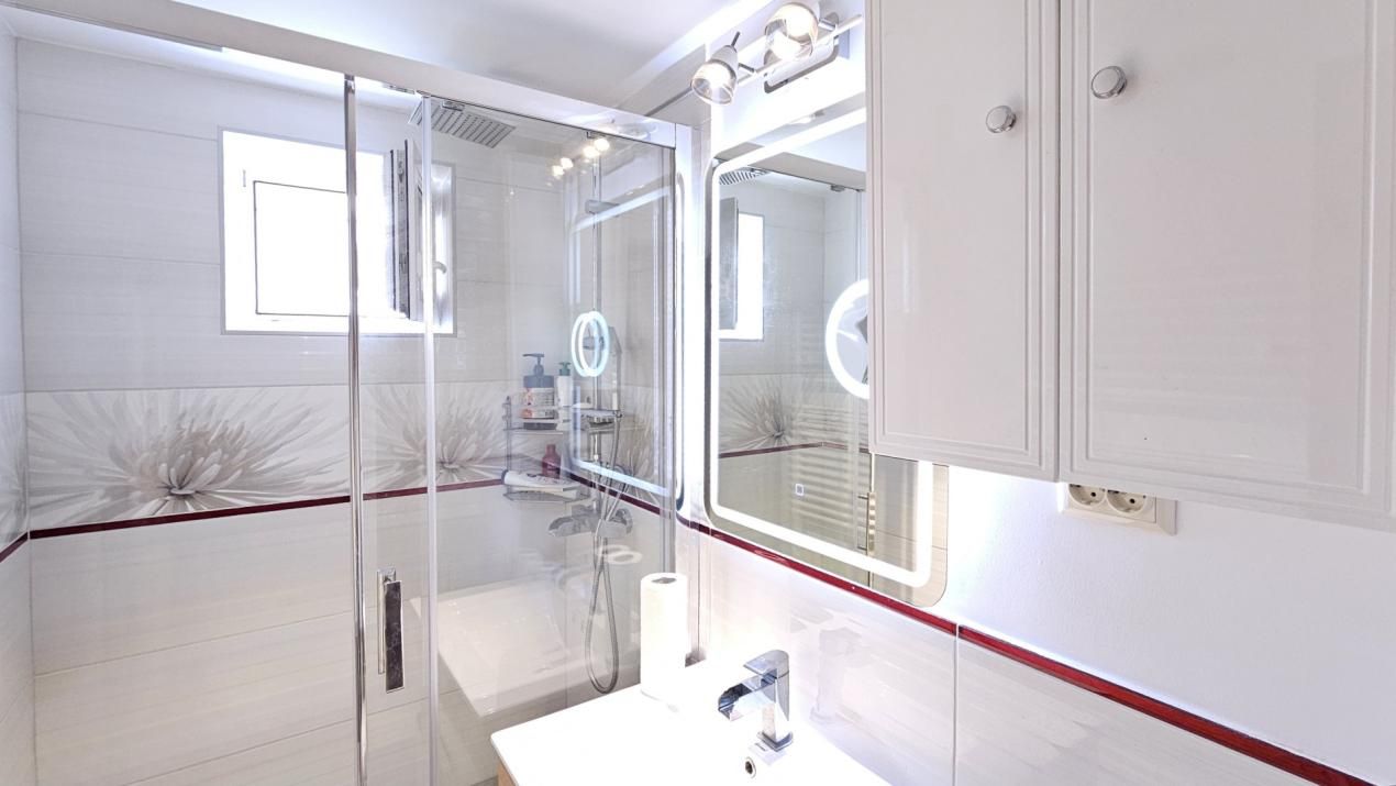 Apartament cu 2 camere de vânzare în Central, Predeal – fotografia 8 din 26