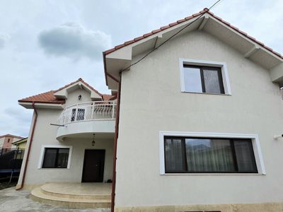 Casă cu 5 camere de vânzare în Năvodari – fotografia 3 din 29