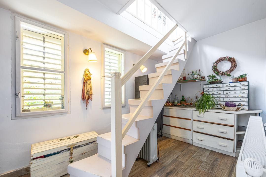 Casă cu 7 camere de vânzare în Central, Bran – fotografia 8 din 38