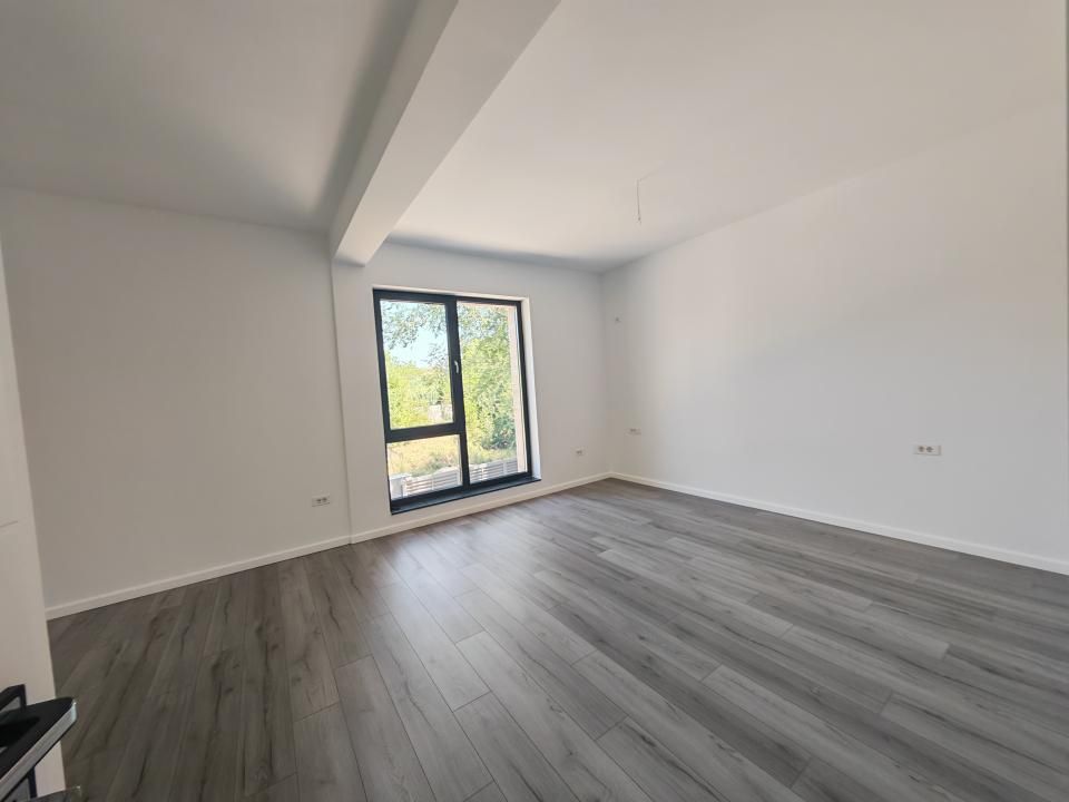 Casă cu 6 camere de vânzare în Tunari – fotografia 18 din 28