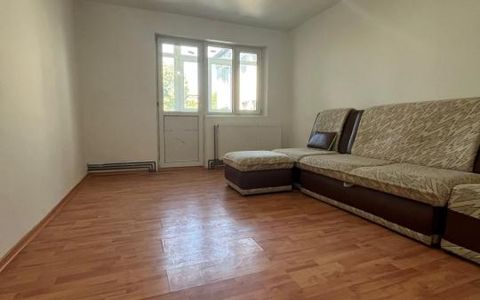 Apartament cu 2 camere de vânzare în Central, Găești
