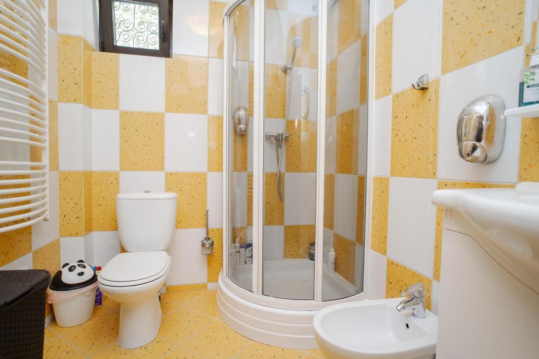 Spațiu comercial cu 10 camere de vânzare în Tătărași, Iași – fotografia 16 din 20
