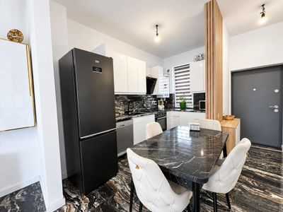 Casă cu 4 camere de vânzare în Central, Dobroești – fotografia 4 din 14