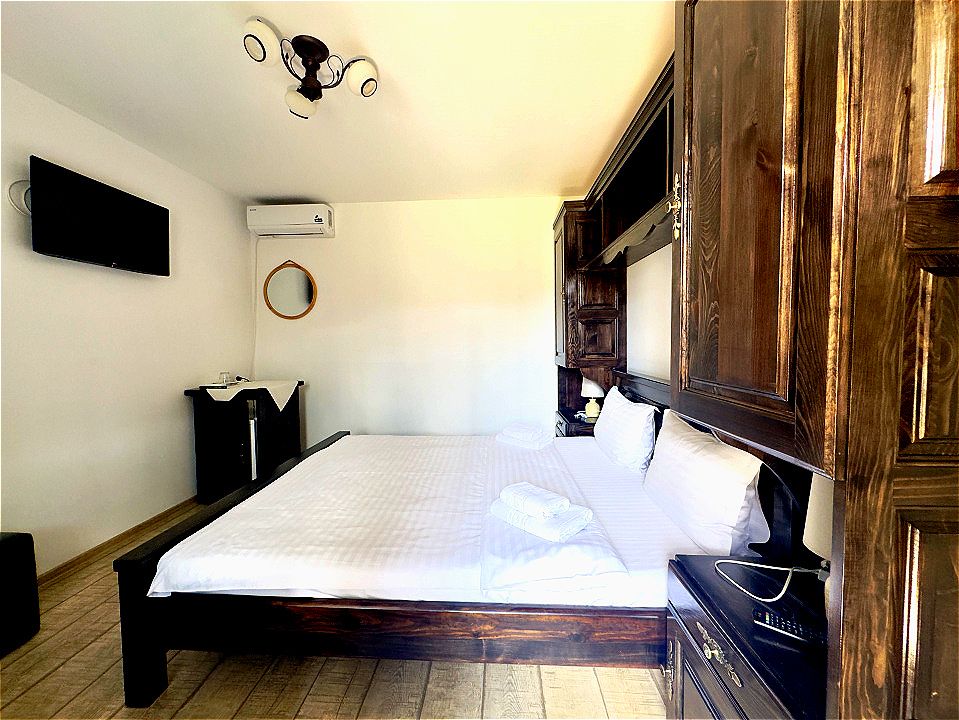 Hotel / pensiune cu 11 camere de vânzare în Central, Târgu Ocna – fotografia 25 din 30