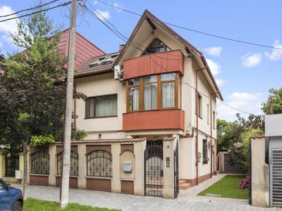 Casă cu 8 camere de vânzare în Vatra Luminoasa, București – fotografia 2 din 38