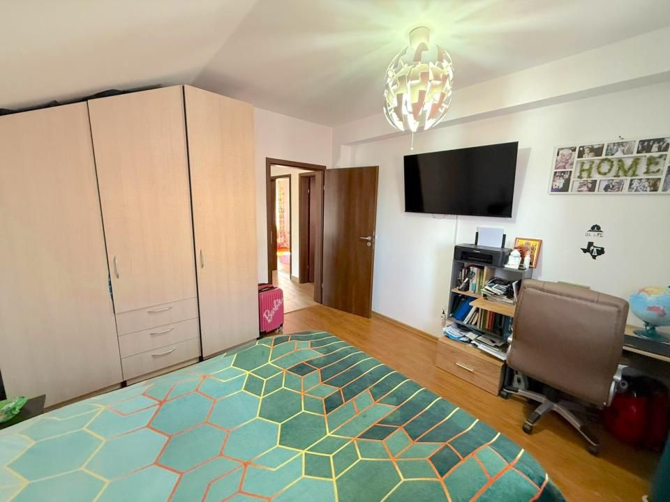 Casă cu 4 camere de vânzare în Central, Berceni – fotografia 21 din 44