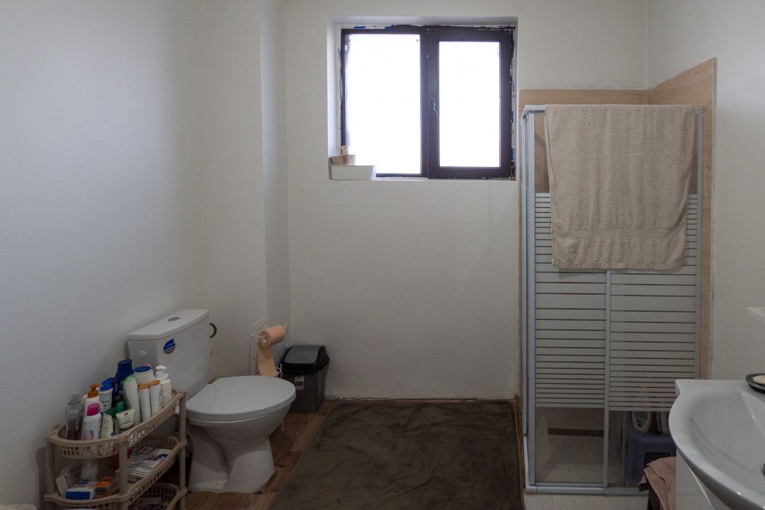 Casă cu 8 camere de vânzare în Est, Voluntari – fotografia 46 din 65